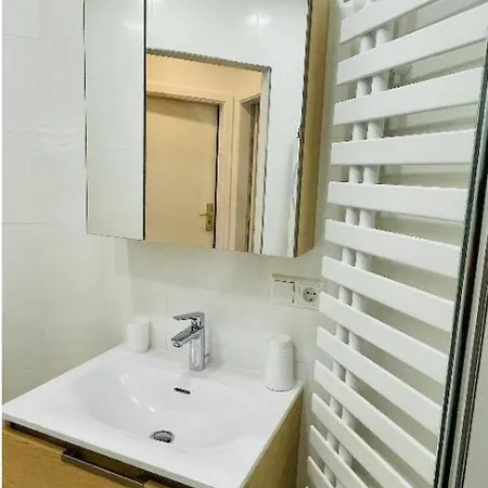 Large 2 Bedrooms Flat In Center